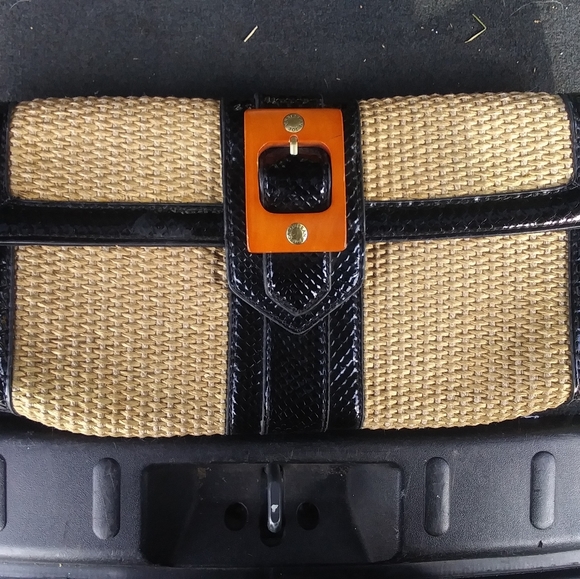 Clutch - Picture 1 of 2